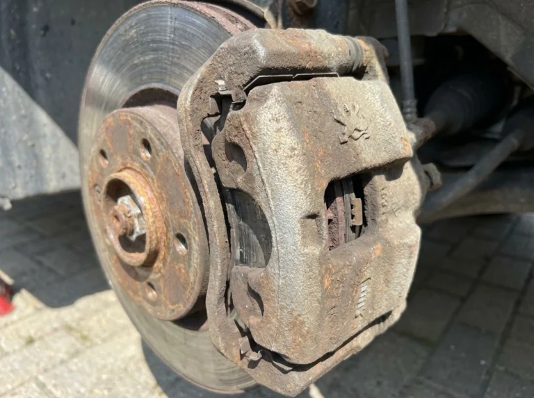 Batteur étrier de frein Peugeot 207 : tout ce qu’il faut savoir